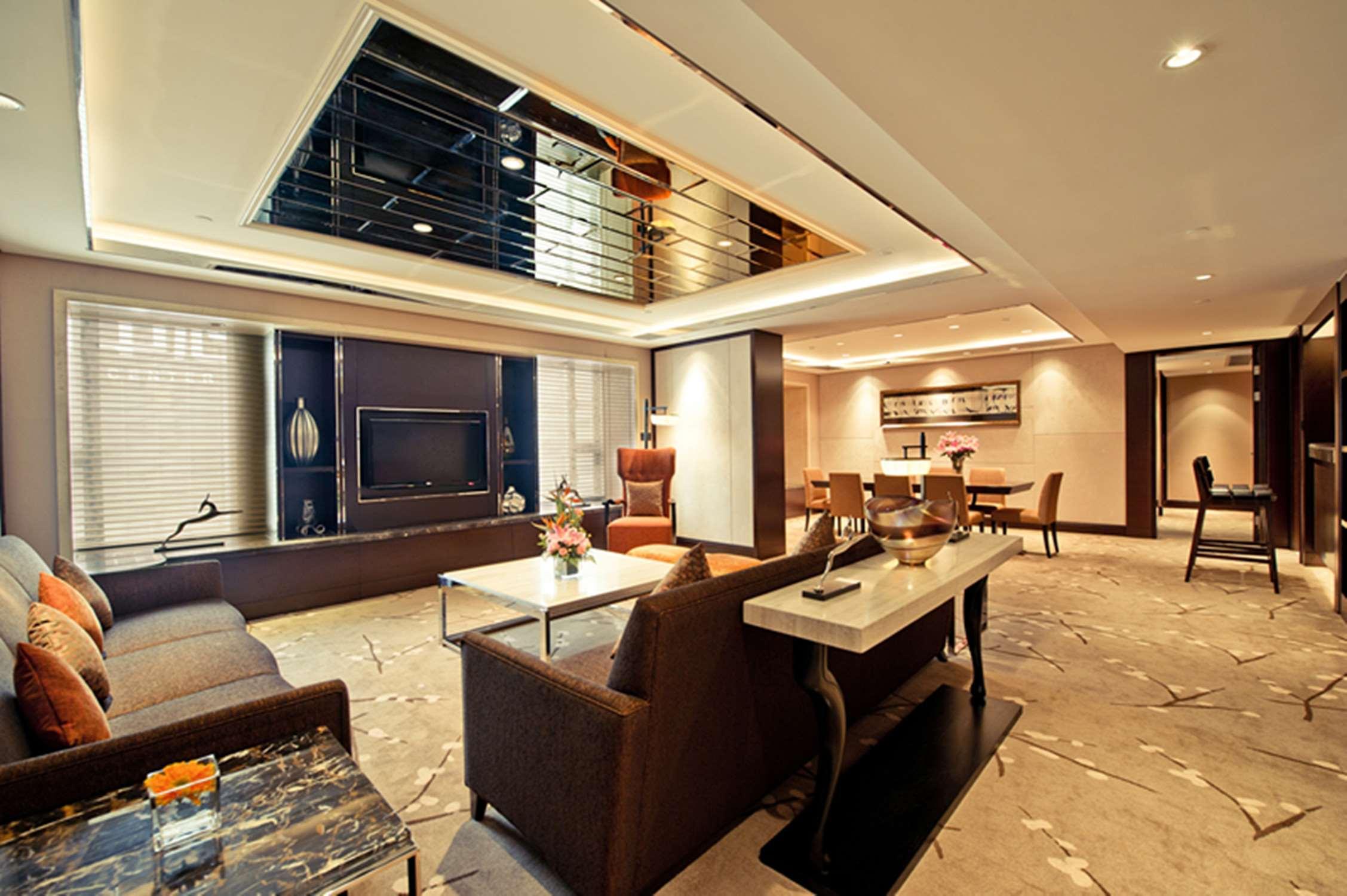 Doubletree By Hilton Chongqing - Guanyinqiao Railway Station Hotell Exteriör bild
