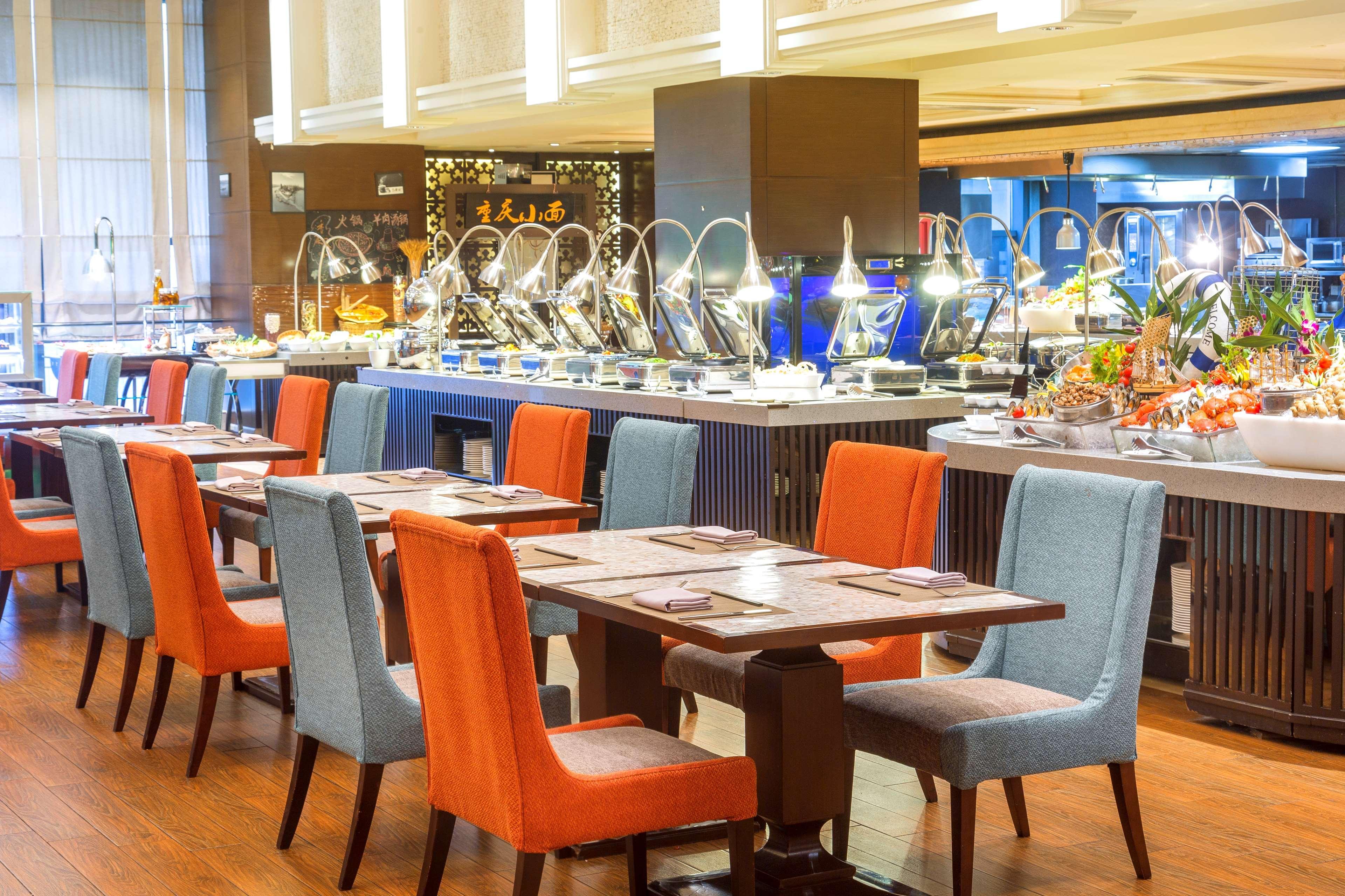 Doubletree By Hilton Chongqing - Guanyinqiao Railway Station Hotell Exteriör bild