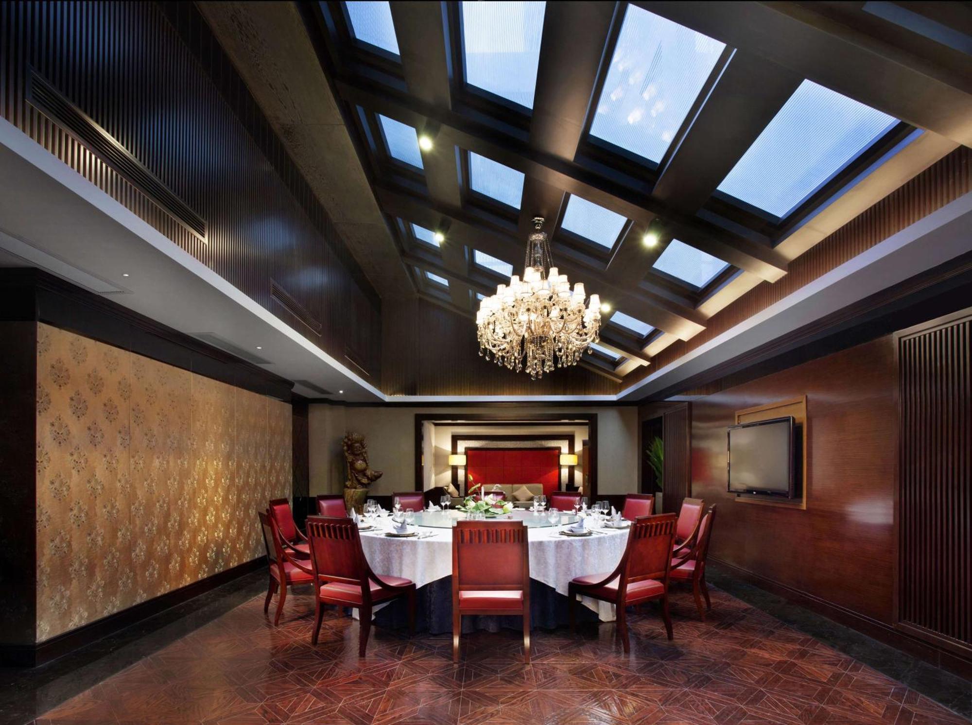 Doubletree By Hilton Chongqing - Guanyinqiao Railway Station Hotell Exteriör bild