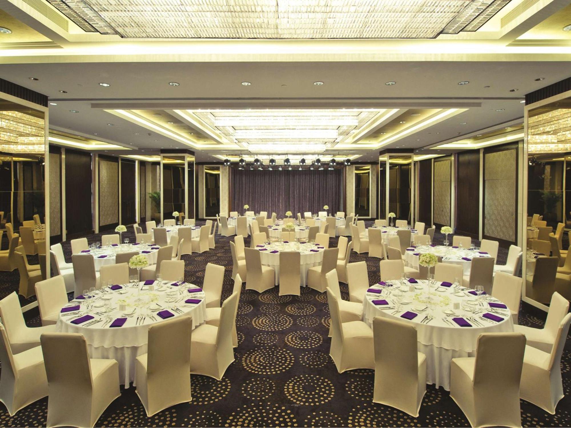 Doubletree By Hilton Chongqing - Guanyinqiao Railway Station Hotell Exteriör bild