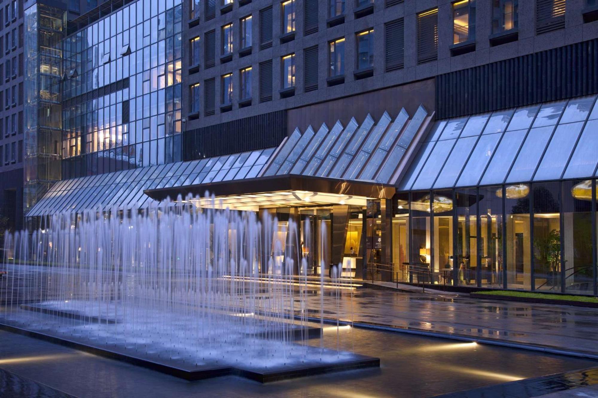Doubletree By Hilton Chongqing - Guanyinqiao Railway Station Hotell Exteriör bild